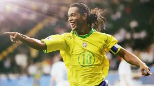 阿森纳英超历史吃到109张红牌，与埃弗顿并列第一.