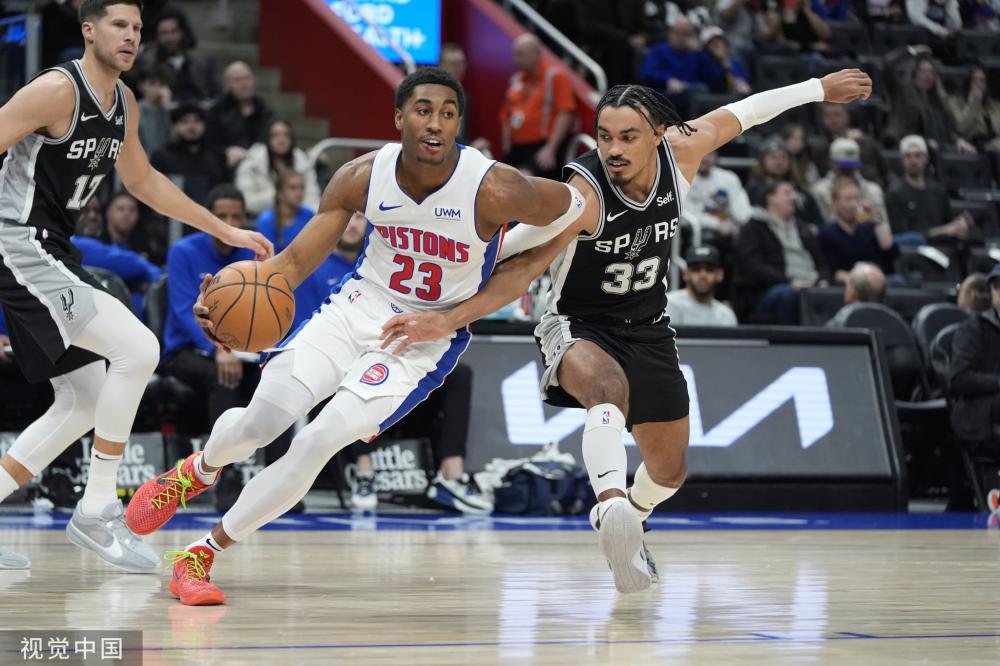 他自去年受 他自去年受